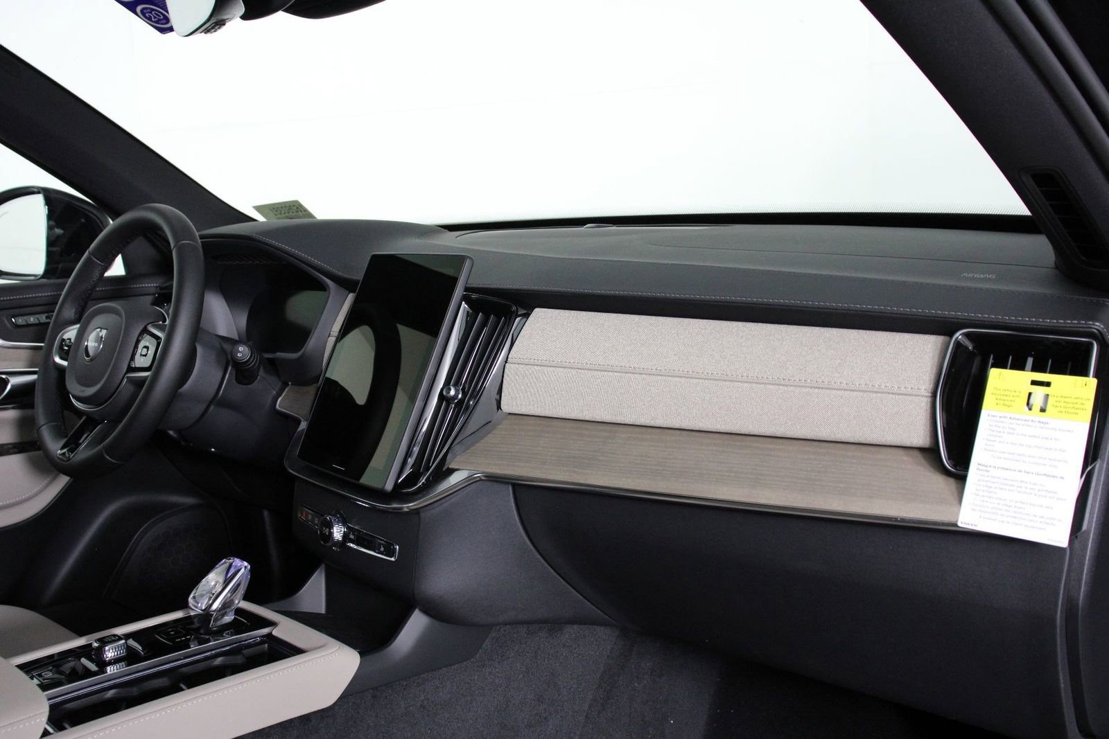 New 2026 Volvo XC90 T8 Plus image 9