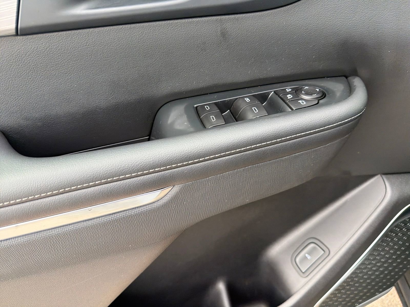Used 2025 Buick Enclave Preferred image 14
