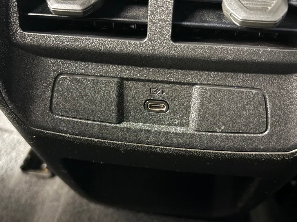 Used 2024 Chevrolet Colorado LT AWD/4WD image 34