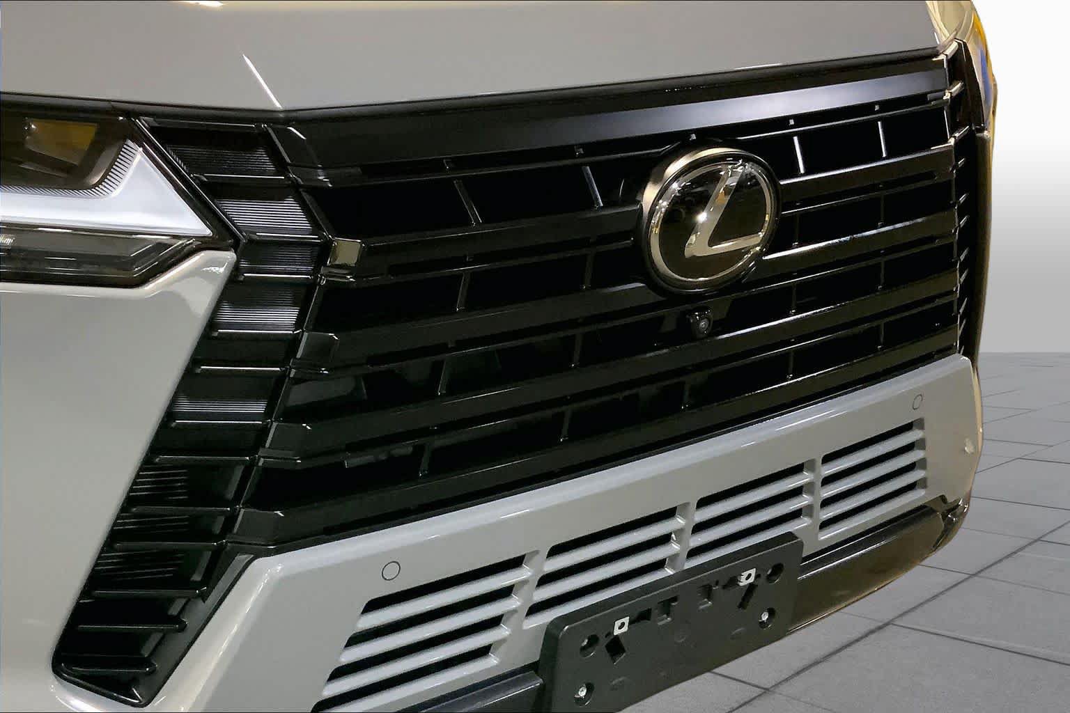Used 2024 Lexus GX 550 w/ Cold Area Package AWD/4WD image 30