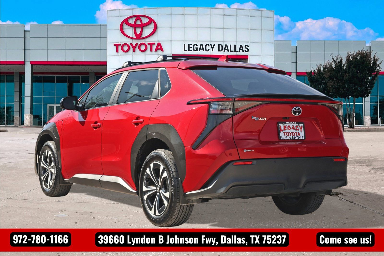 Used 2024 Toyota bZ4X XLE w/ Weather Package image 8