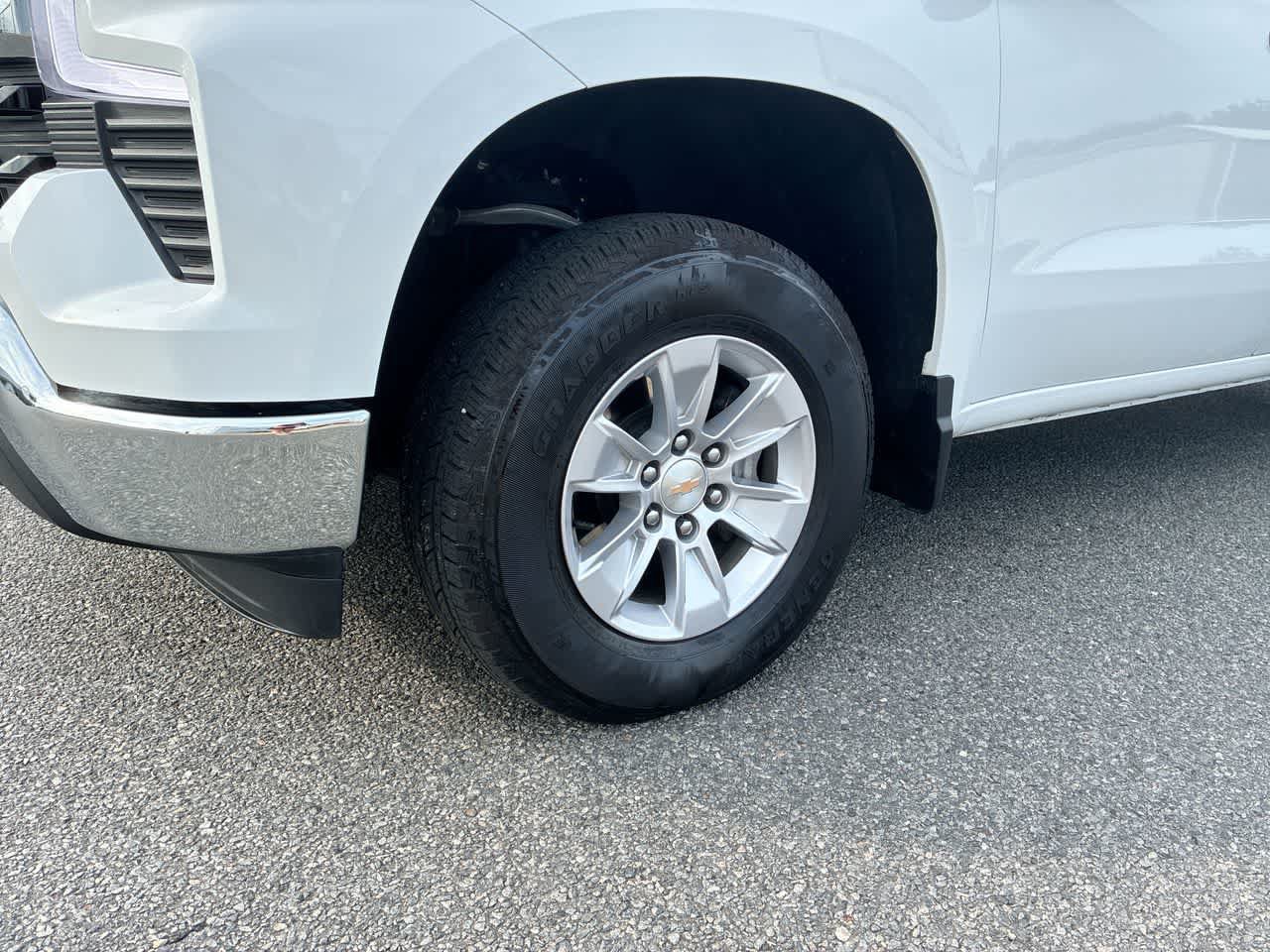 Used 2026 Chevrolet Silverado 1500 LT AWD/4WD image 32