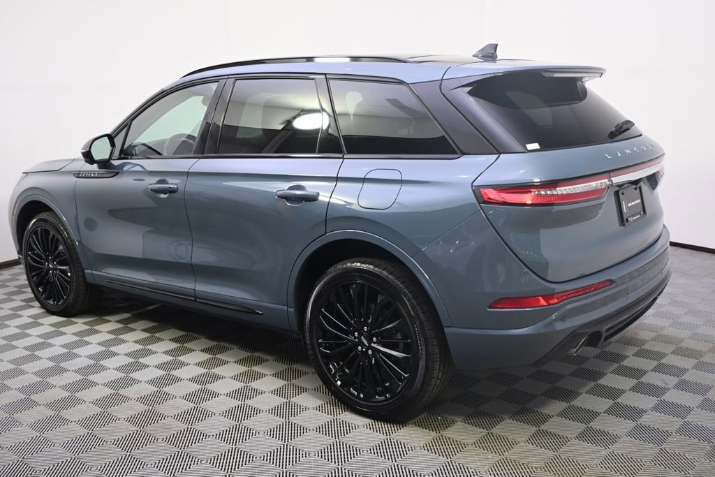 New 2026 Lincoln Corsair Premiere image 3