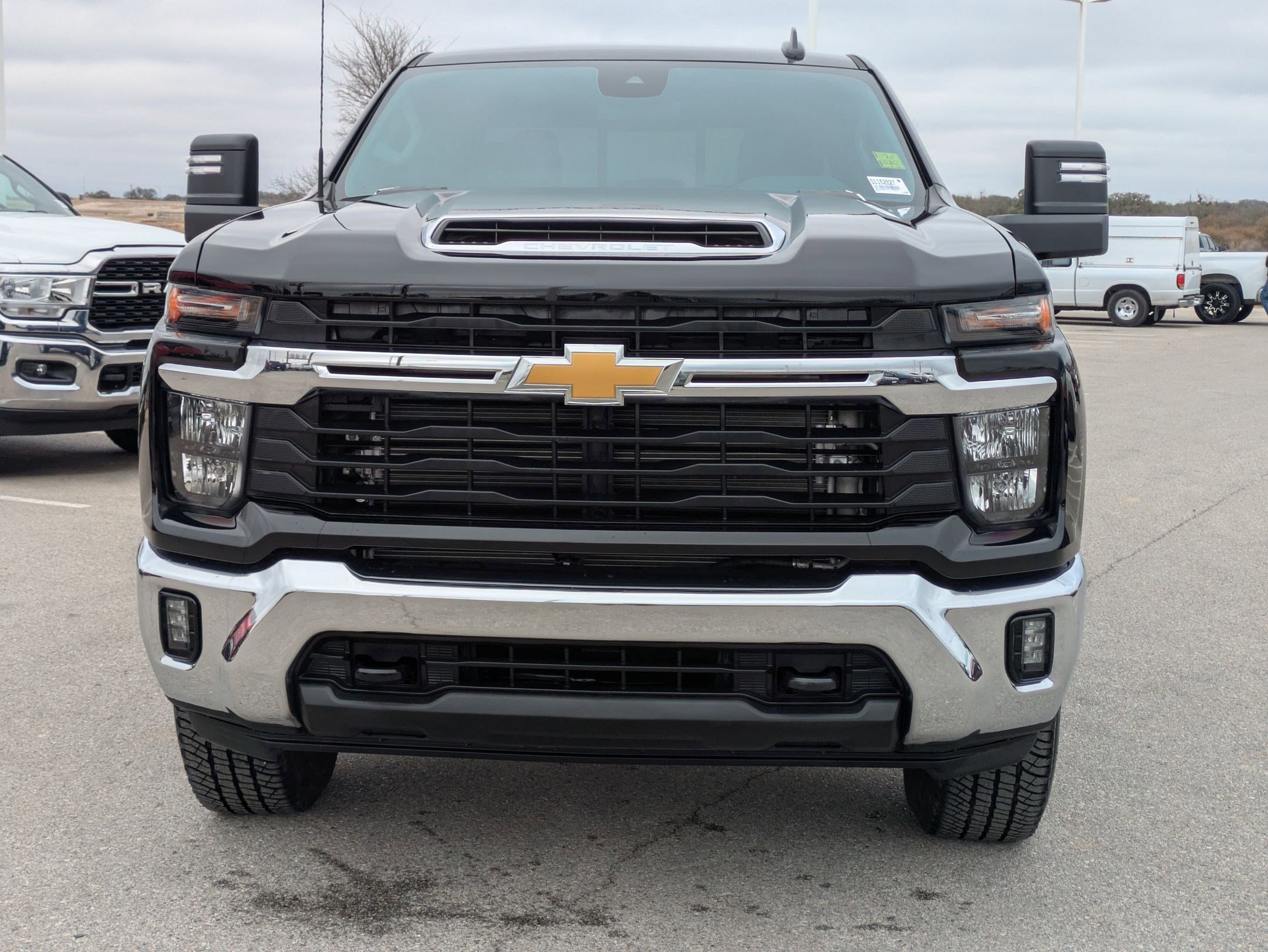 Used 2025 Chevrolet Silverado 2500 LT image 8