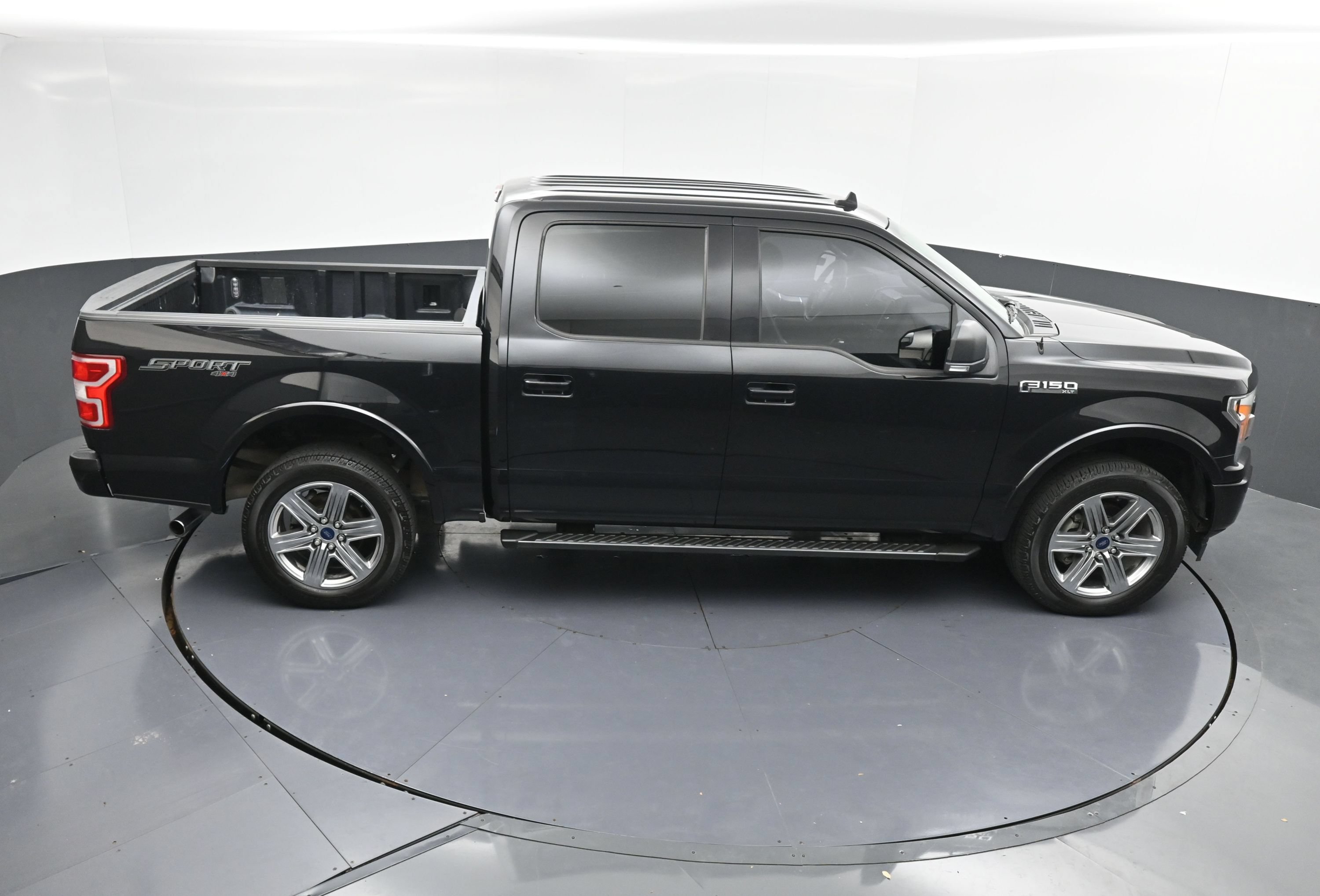 Used 2019 Ford F150 XLT w/ Equipment Group 302A Luxury AWD/4WD image 39