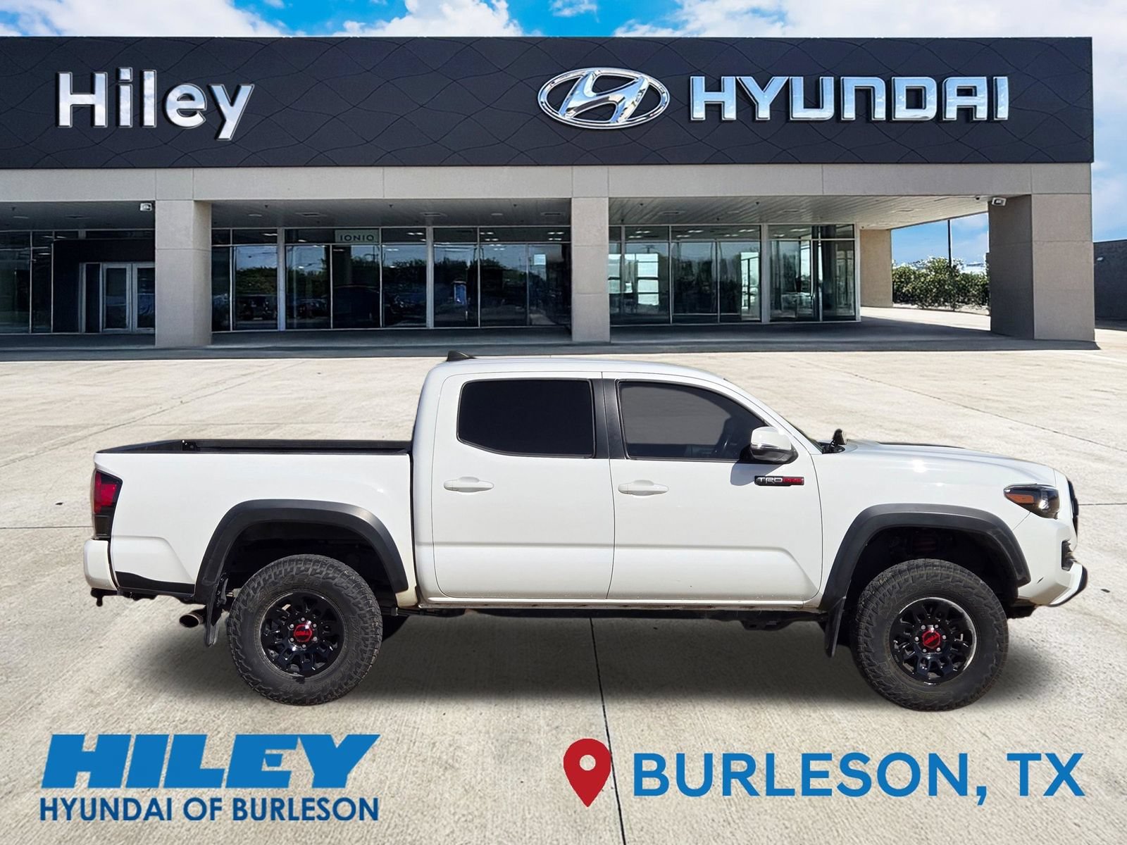 Used 2017 Toyota Tacoma TRD Pro AWD/4WD image 3