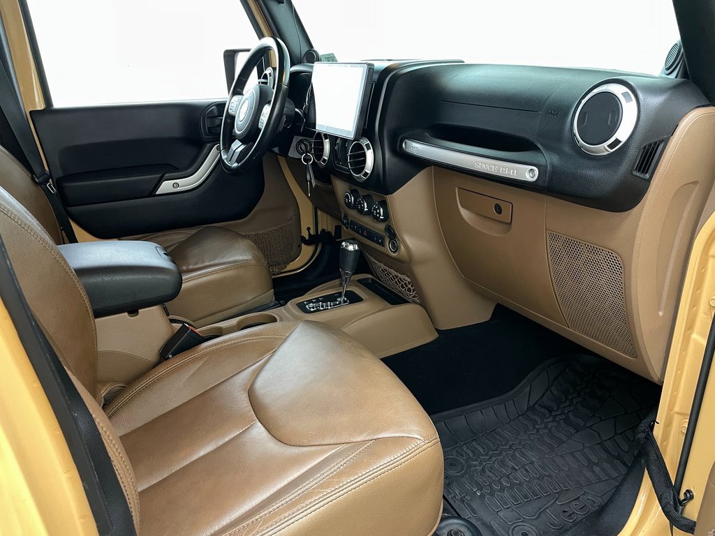 Used 2014 Jeep Wrangler Unlimited Rubicon image 33