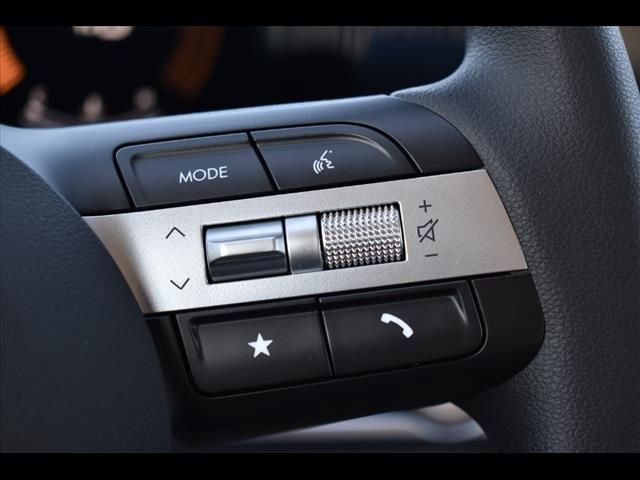 Certified 2025 Hyundai Tucson SE FWD image 24