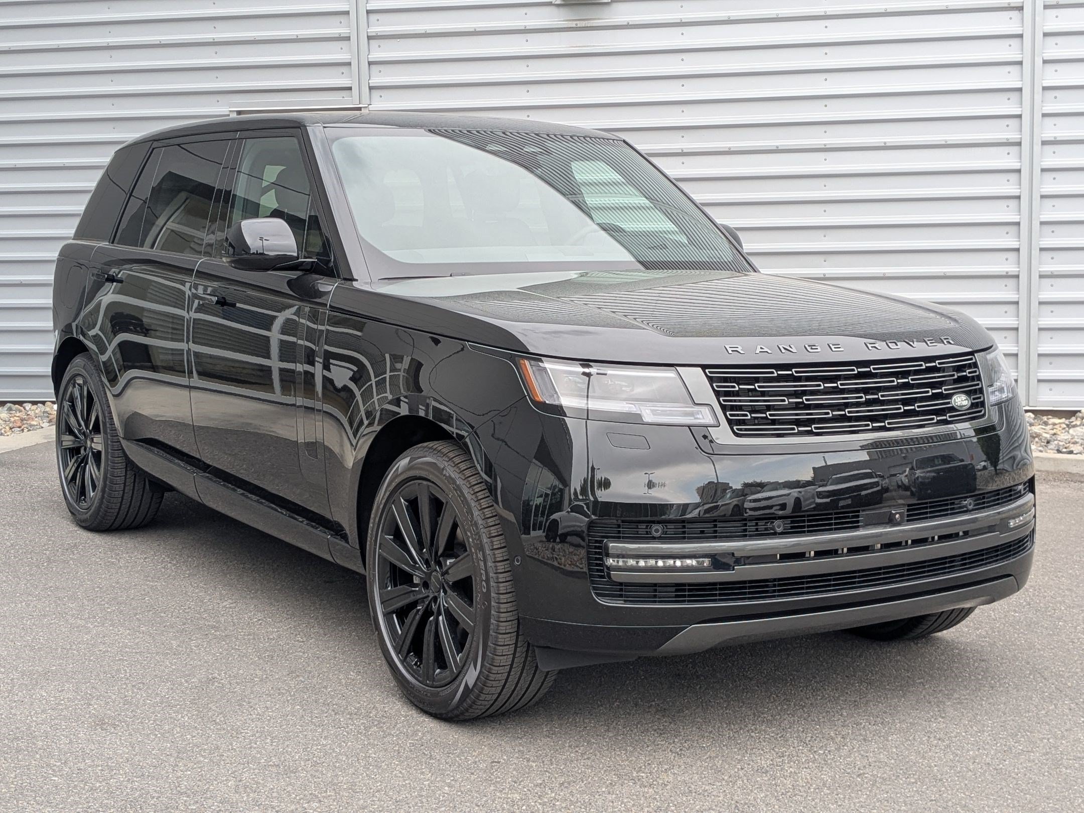 New 2026 Land Rover Range Rover Long Wheelbase SE AWD/4WD image 3