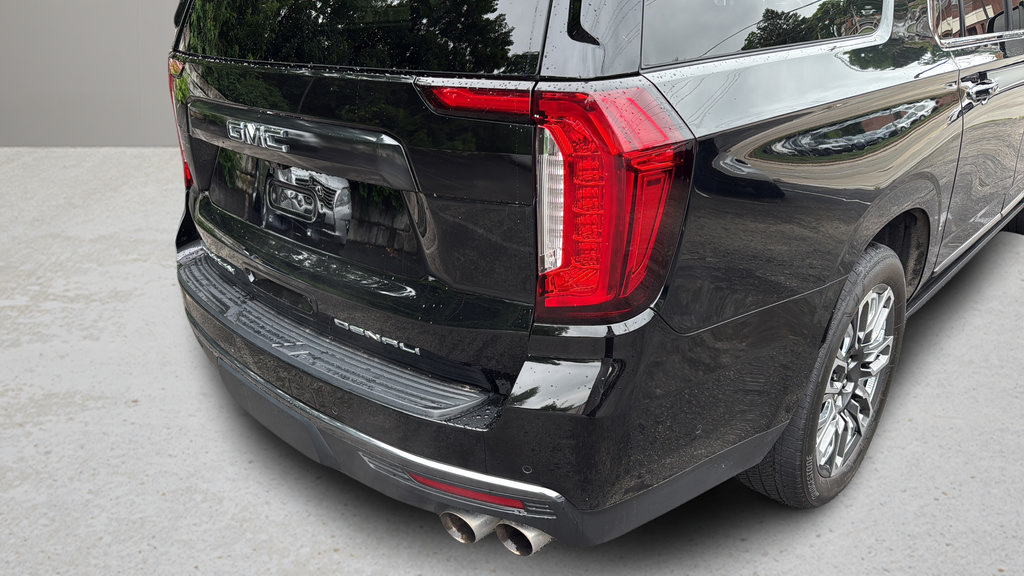 Used 2024 GMC Yukon XL Denali Ultimate AWD/4WD image 15