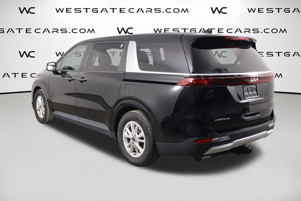 Used 2023 Kia Carnival LX FWD image 44