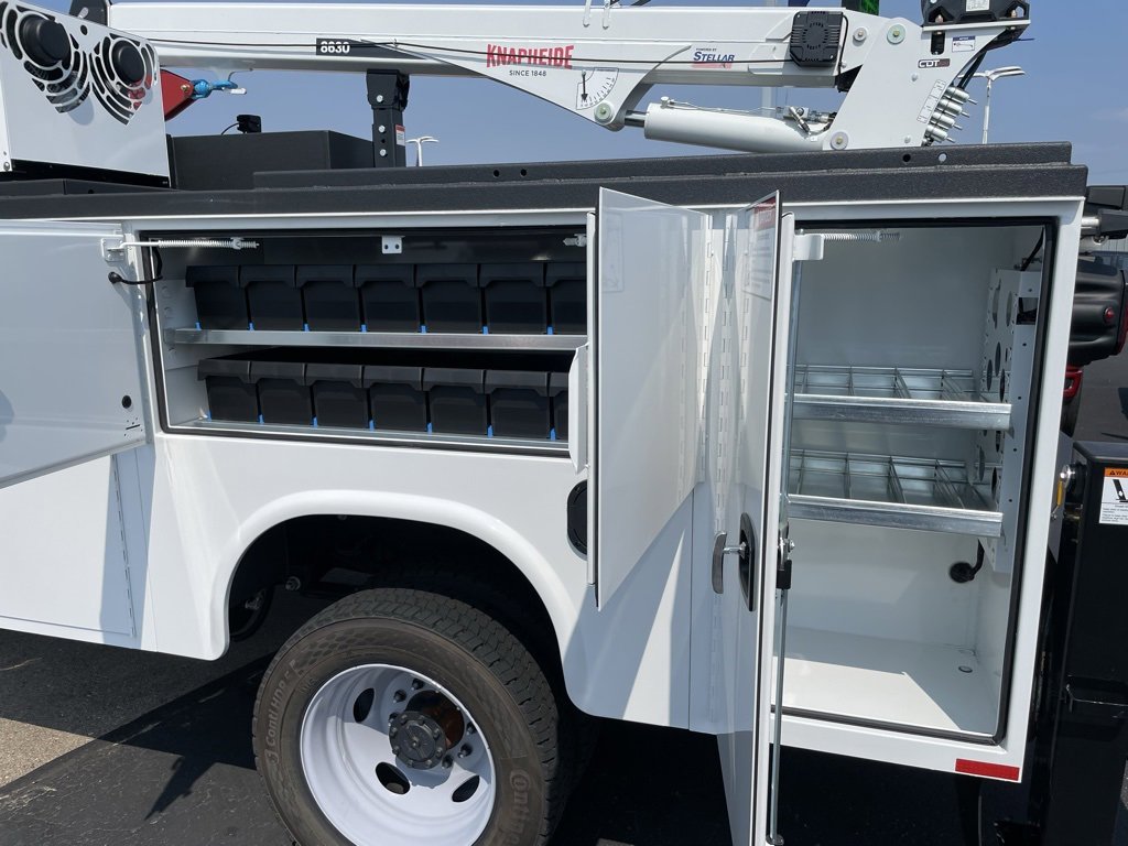 New 2025 Ford F550 4x4 SuperCab Super Duty image 30