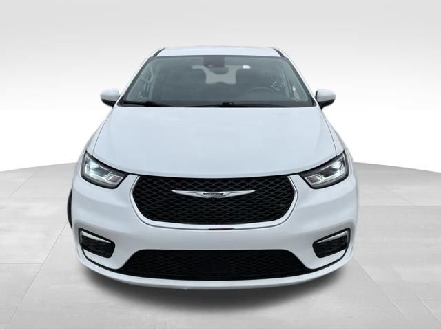 Used 2023 Chrysler Pacifica Touring-L FWD image 10