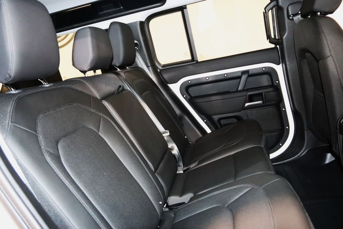 Used 2025 Land Rover Defender 110 S AWD/4WD image 69