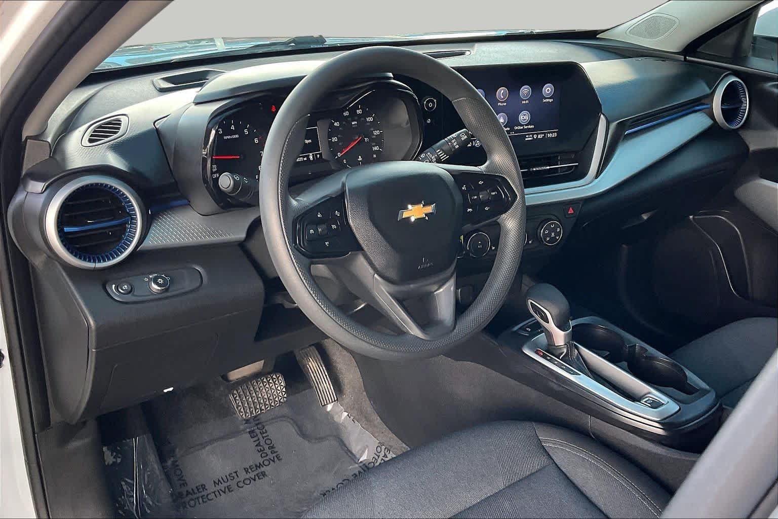 Used 2024 Chevrolet Trax LS w/ LS Convenience Package FWD image 16