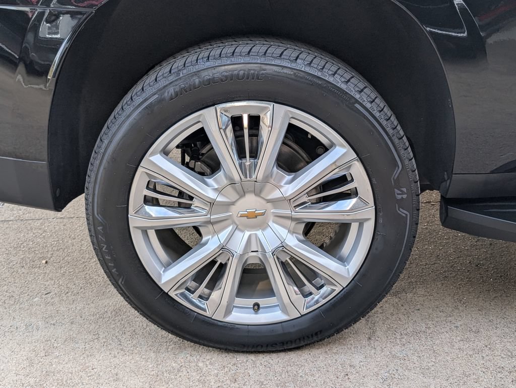 Certified 2024 Chevrolet Suburban High Country w/ Max Trailering Package AWD/4WD image 3