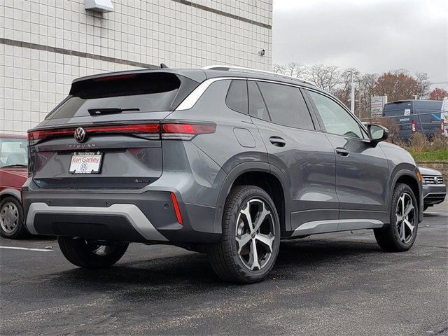 New 2025 Volkswagen Tiguan SE image 3