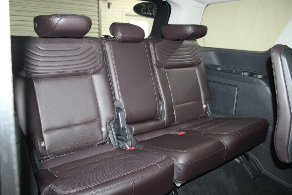 Used 2025 Ford Expedition Platinum w/ Platinum Ultimate Package AWD/4WD image 35