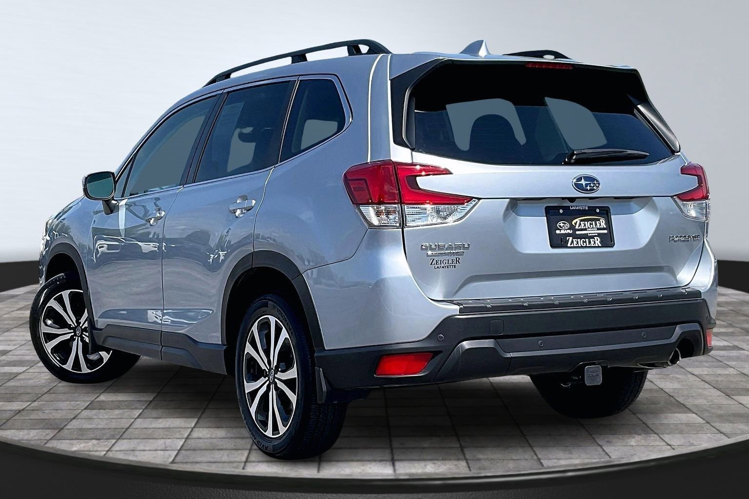 Used 2023 Subaru Forester Limited AWD/4WD image 11