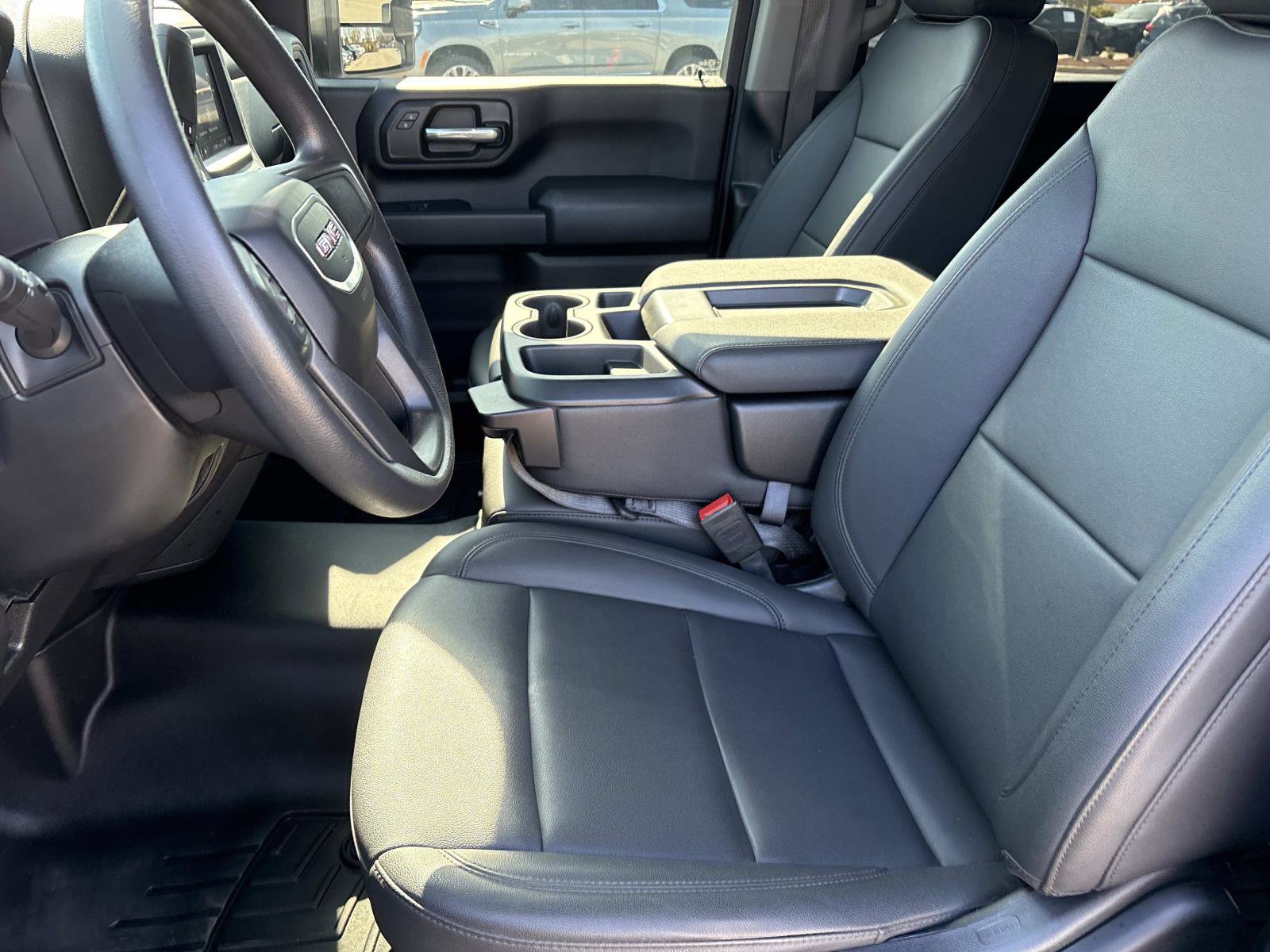 Used 2024 GMC Sierra 3500 Pro w/ Convenience Package image 15