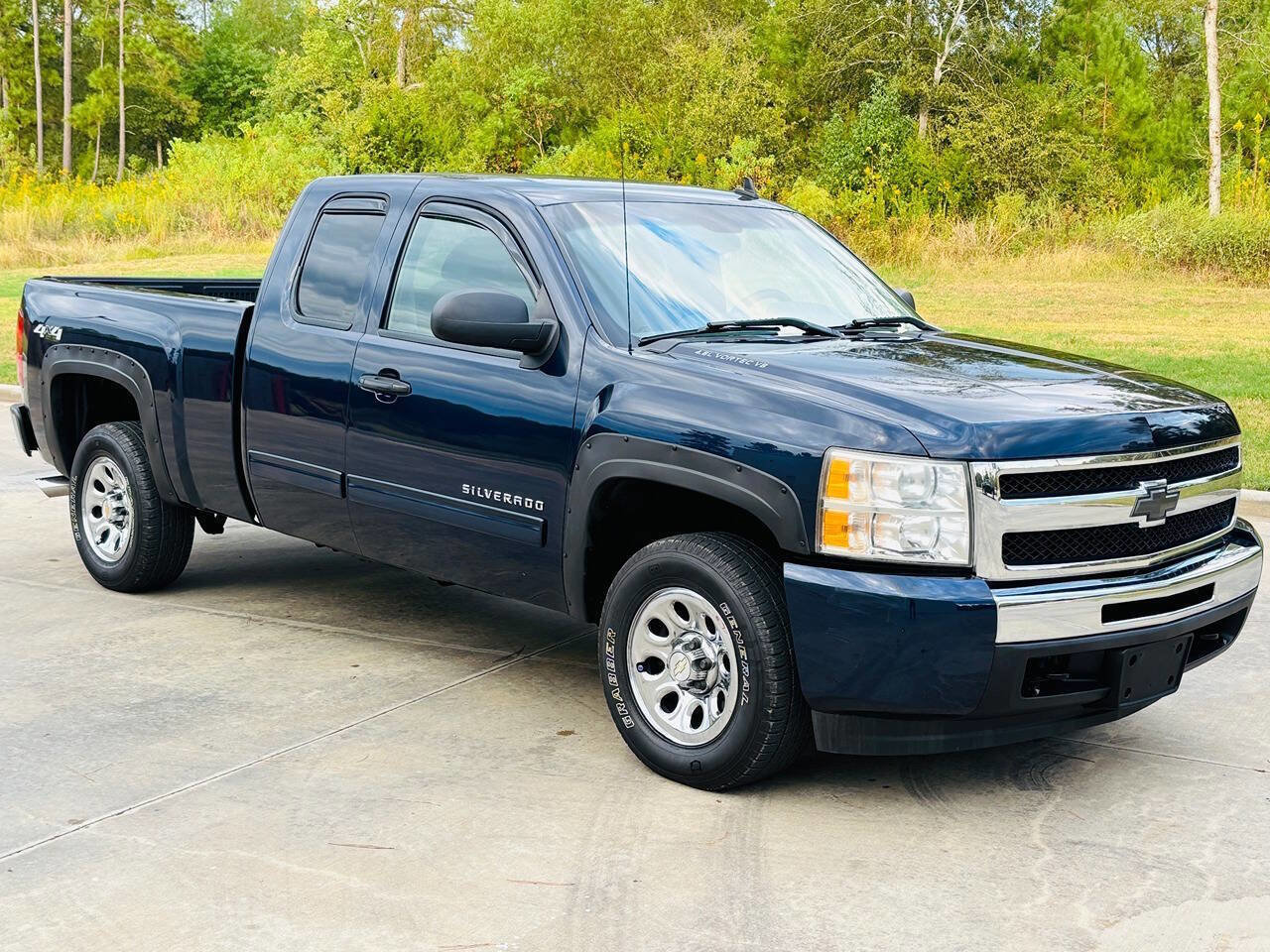 Used 2011 Chevrolet Silverado 1500 LS image 3