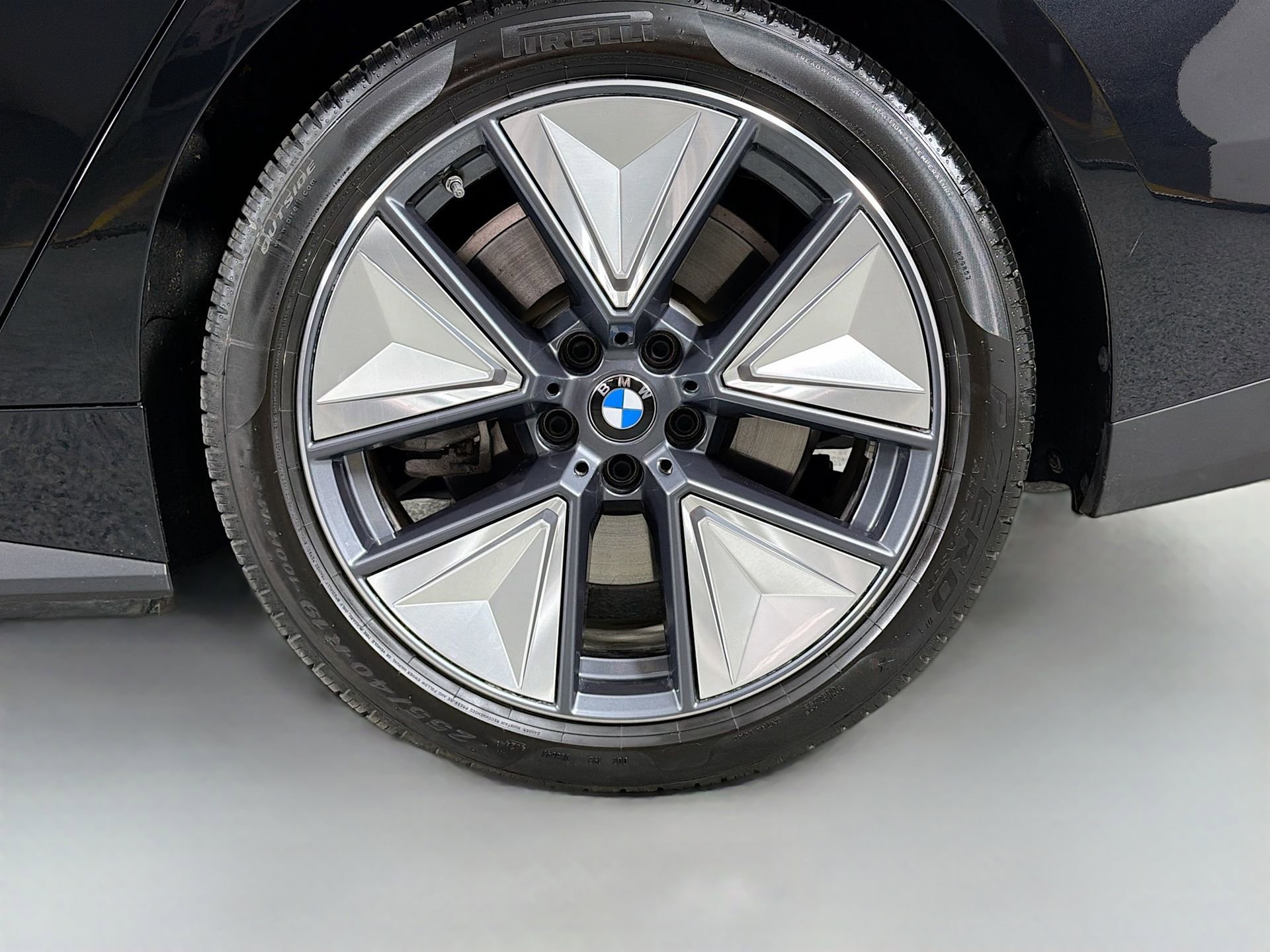 Certified 2025 BMW i4 eDrive40 w/ Premium Package image 32