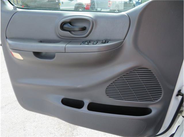 Used 2000 Ford F150 XLT AWD/4WD image 10
