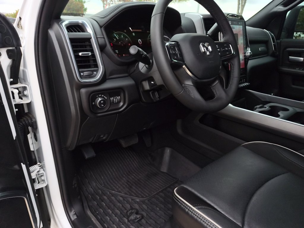 Used 2025 RAM 3500 Laramie AWD/4WD image 20