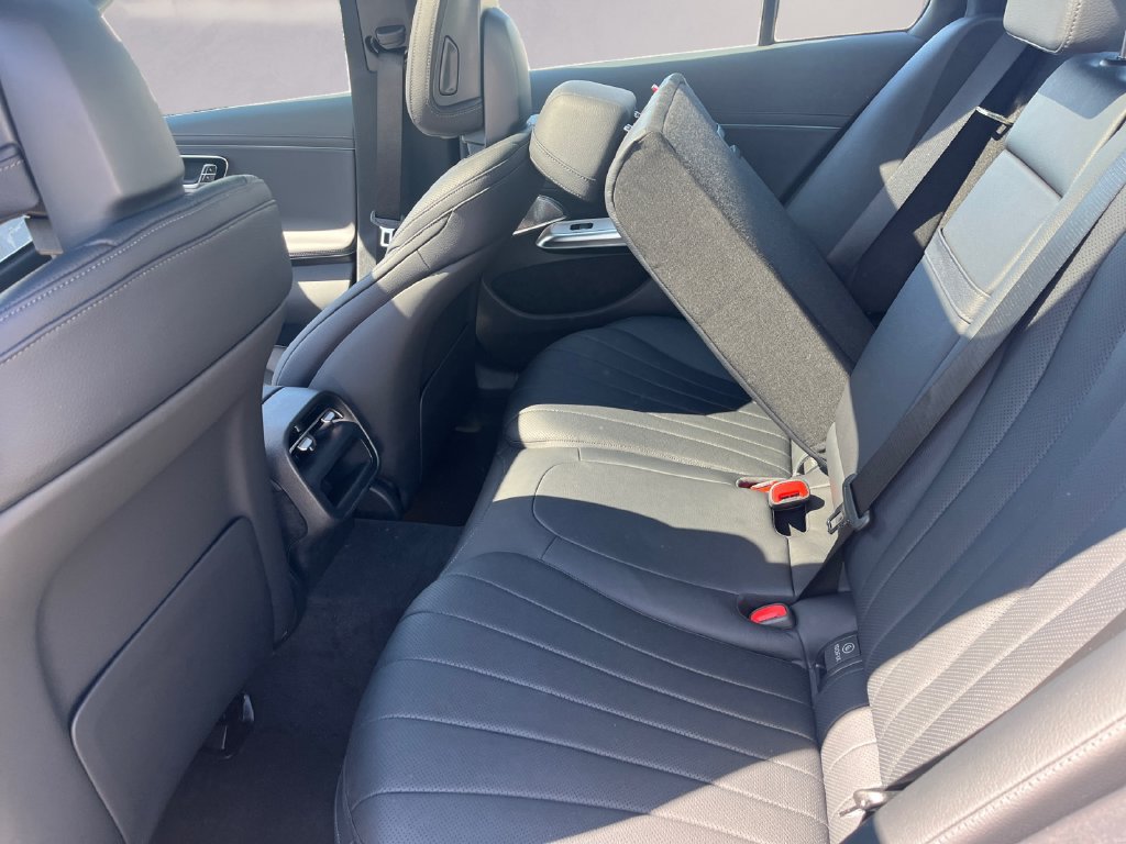 New 2026 Mercedes-Benz E 450 4MATIC Sedan image 8
