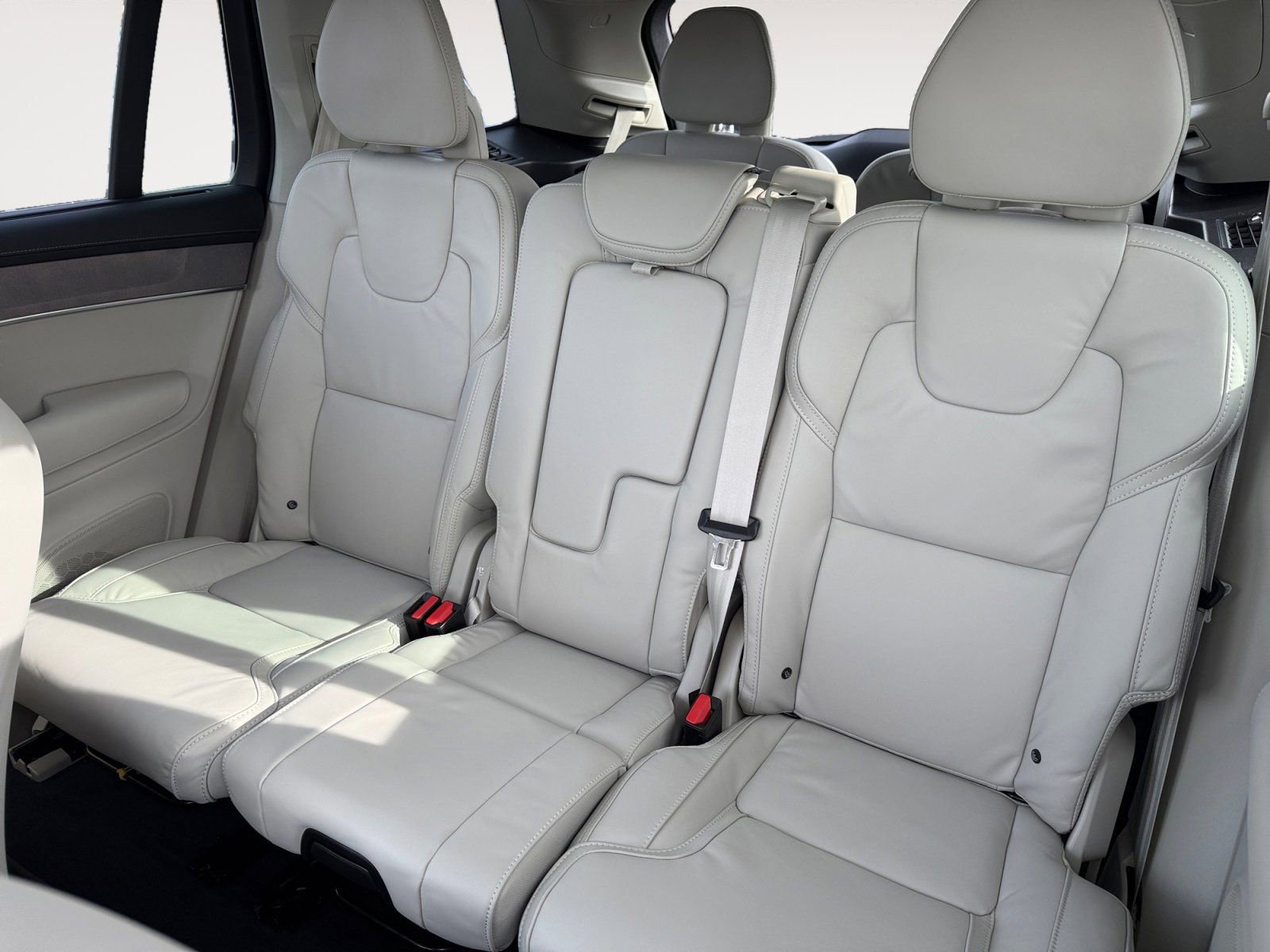 New 2026 Volvo XC90 B6 Ultra w/ Protection Package image 13