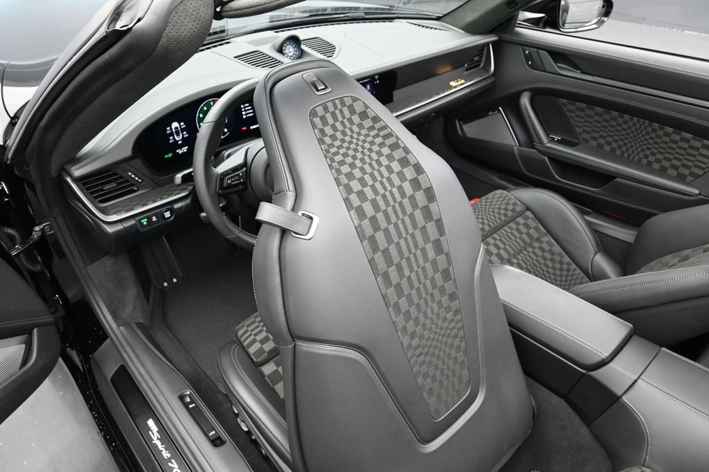Certified 2026 Porsche 911 GTS RWD image 20