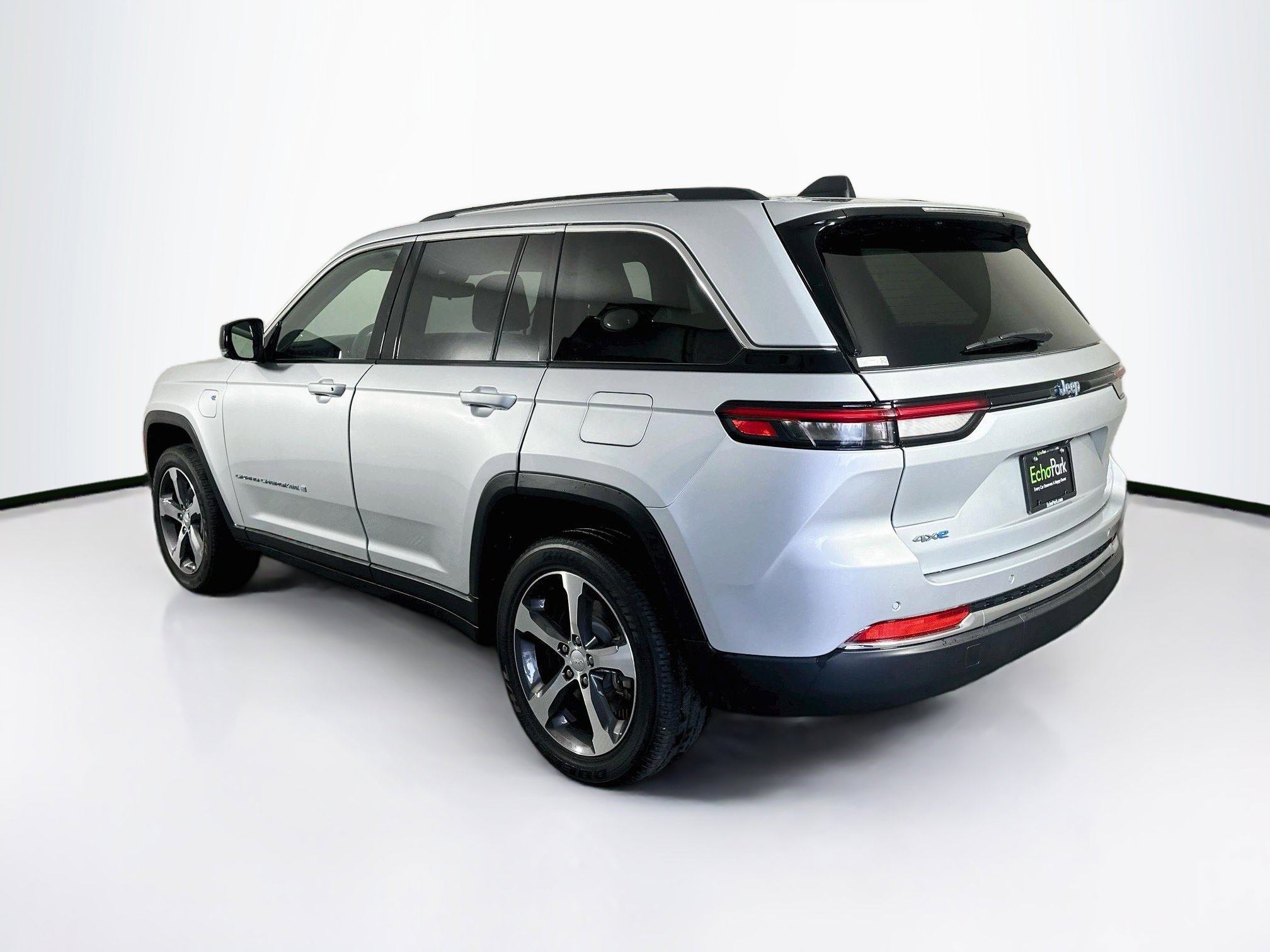 Used 2024 Jeep Grand Cherokee Limited 4xe AWD/4WD image 5