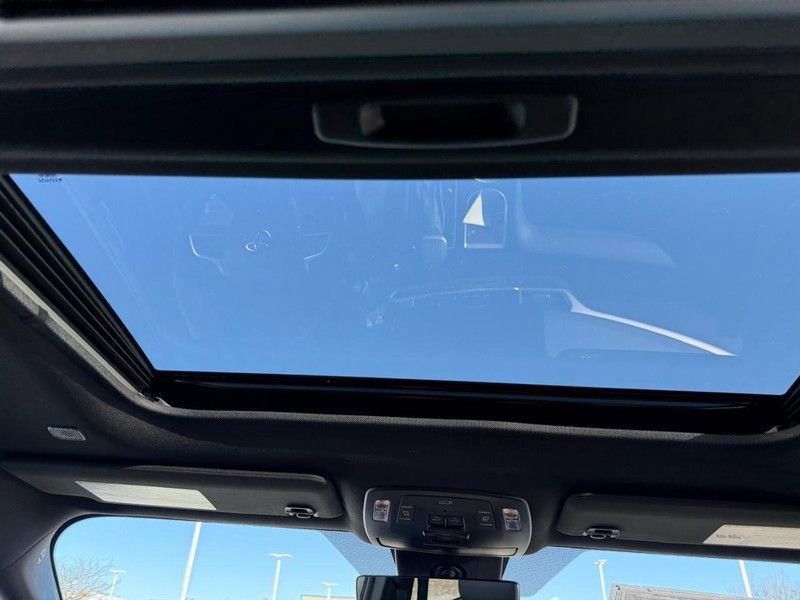 Used 2026 Toyota Sienna Limited image 16