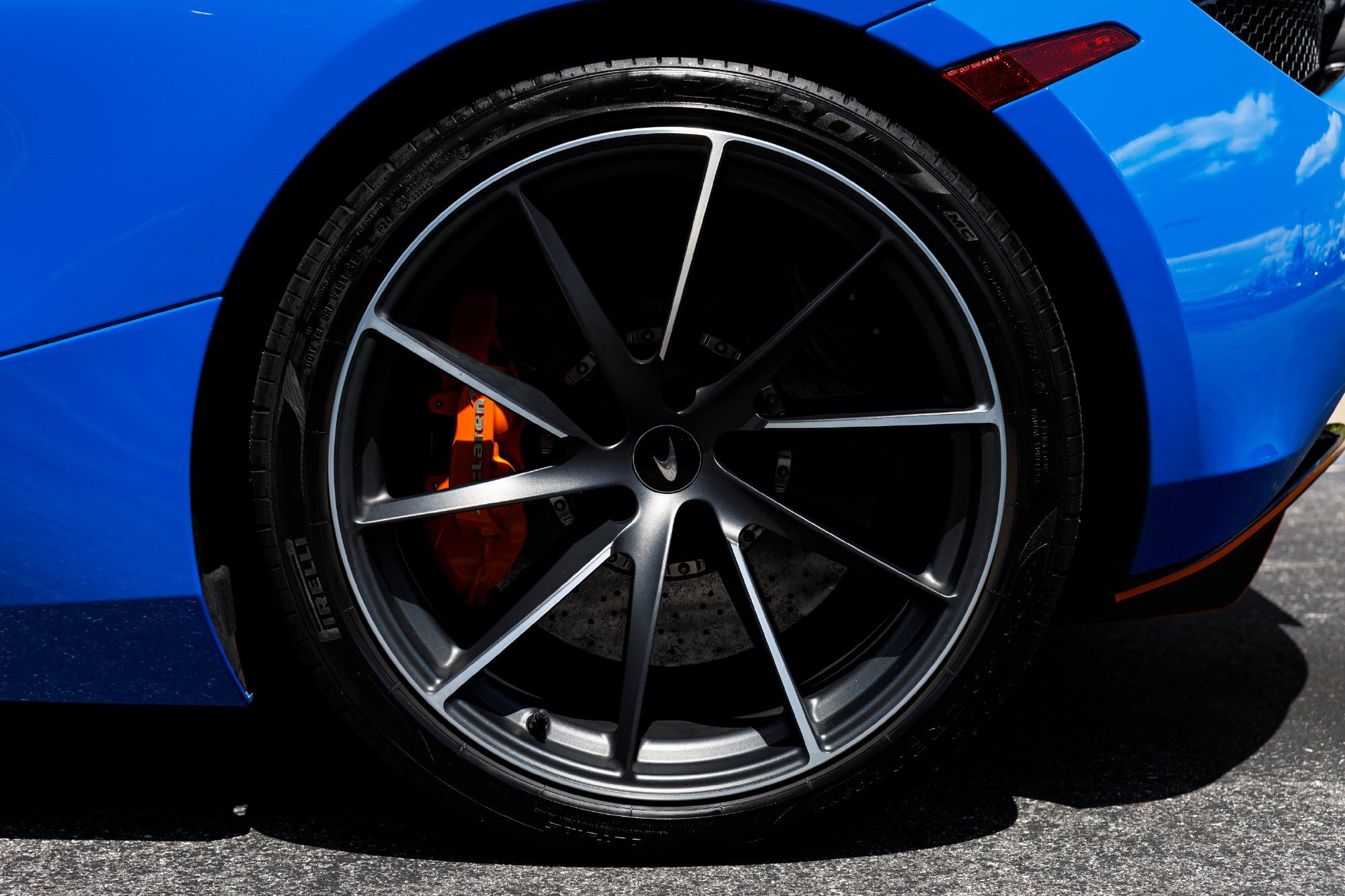 Used 2019 McLaren 720S Luxury RWD image 14
