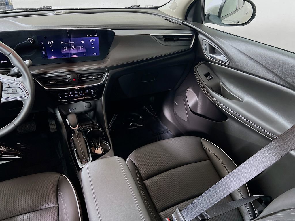 Used 2025 Buick Encore GX Avenir w/ Avenir Technology Package image 21