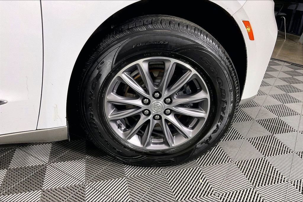 Used 2022 Buick Enclave Premium image 11