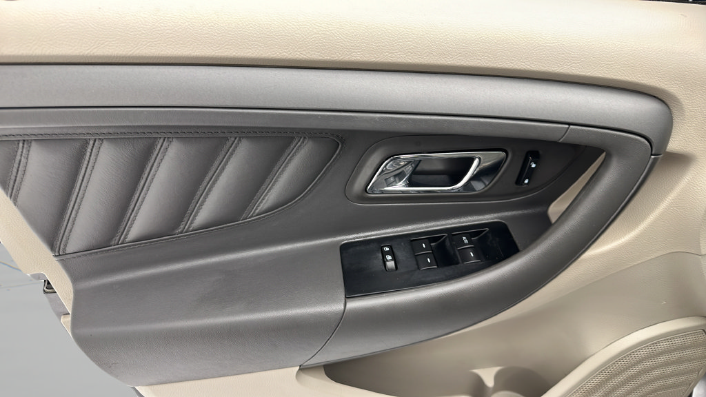 Used 2011 Ford Taurus SEL w/ 202A Rapid Spec Order Code FWD image 12