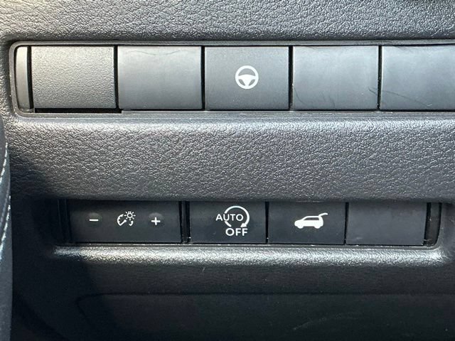 Used 2025 Nissan Rogue SV FWD image 30