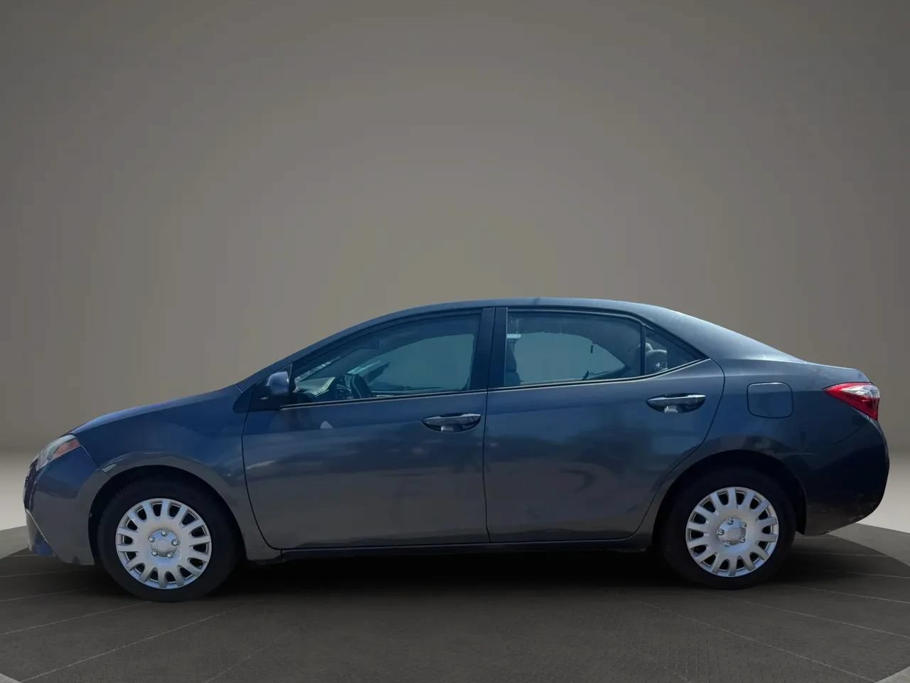 Used 2016 Toyota Corolla LE FWD image 6
