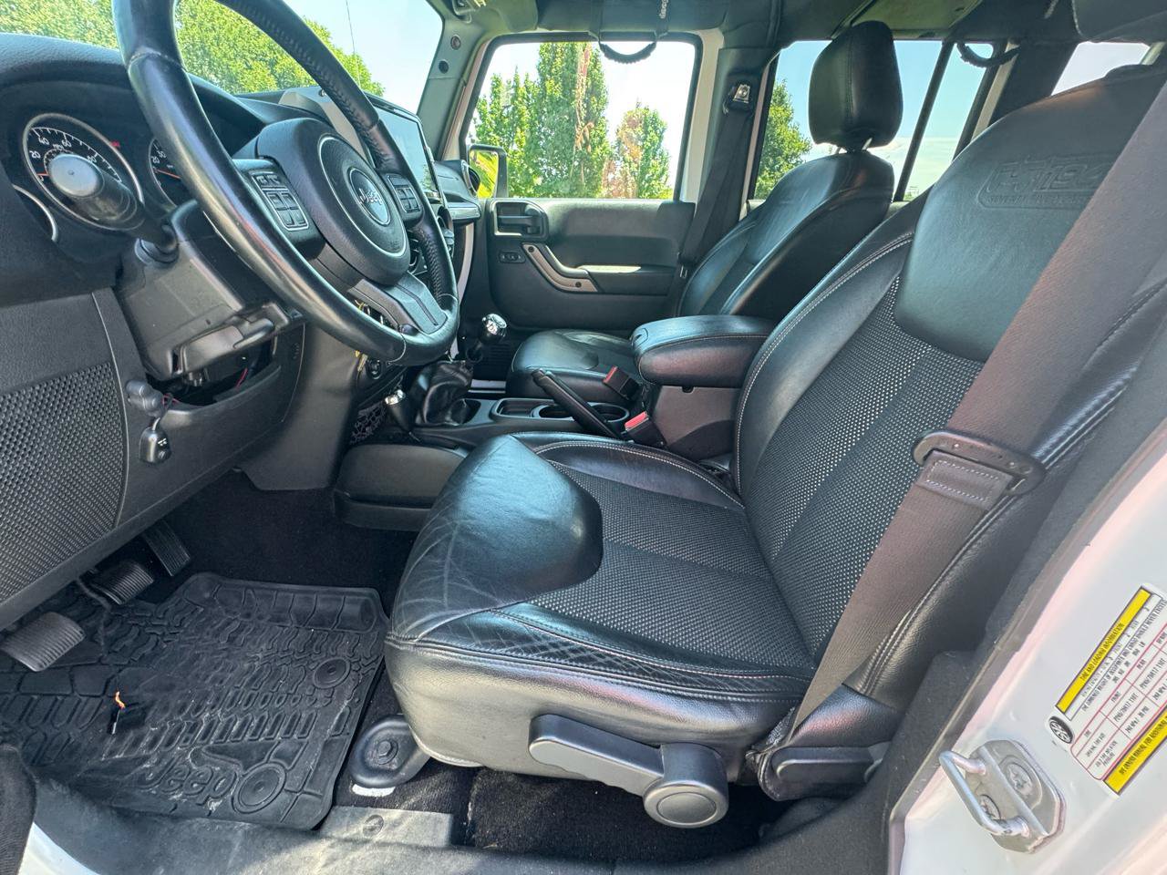 Used 2016 Jeep Wrangler Unlimited Sahara AWD/4WD image 15