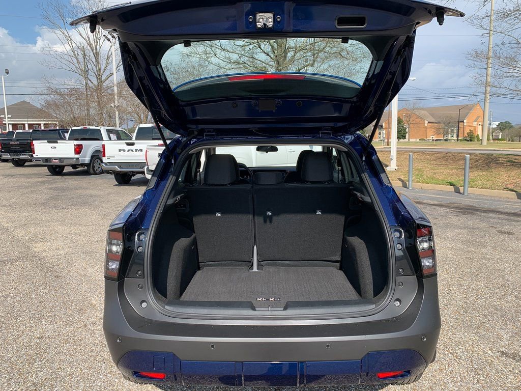 New 2026 Nissan Kicks S image 5