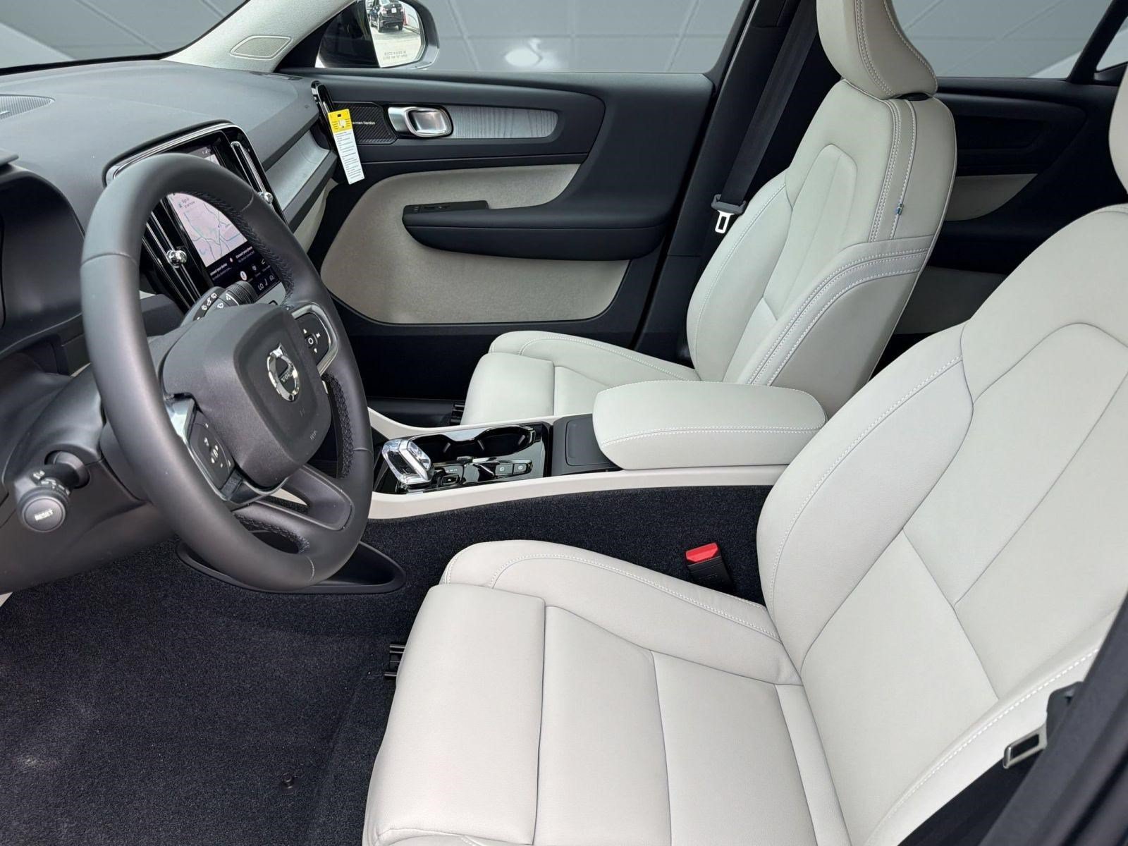 New 2026 Volvo XC40 B5 Ultra w/ Climate Package AWD/4WD image 5
