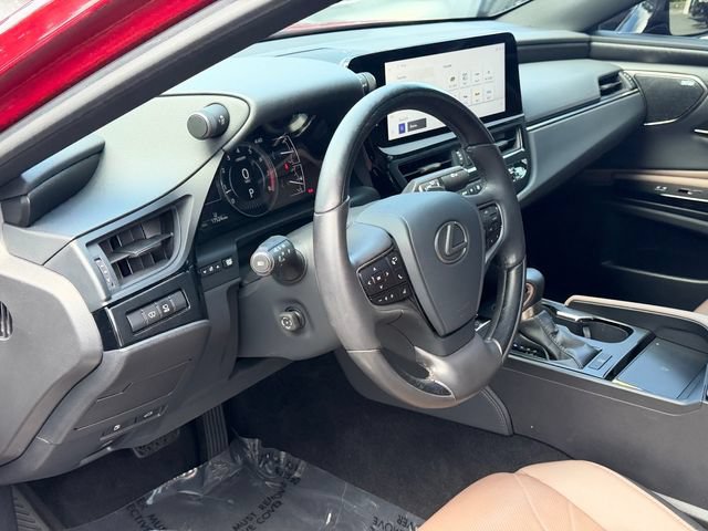 Used 2025 Lexus ES 350 Ultra Luxury w/ Accessory Package (Z2) FWD image 11