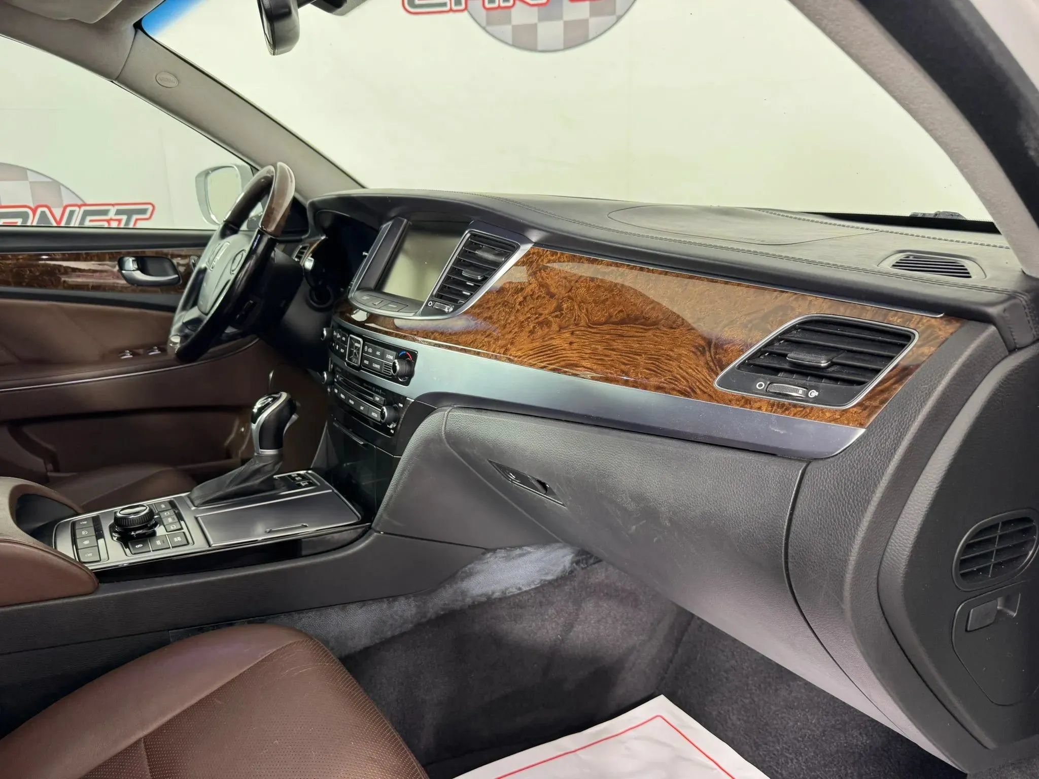 Used 2014 Hyundai Equus Signature RWD image 12
