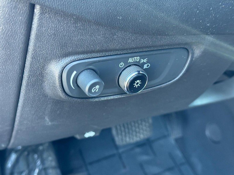 Used 2024 Chevrolet Equinox LT image 17