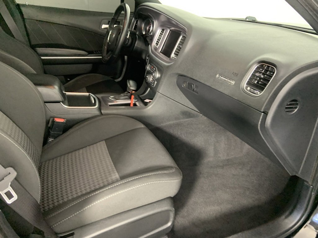 Used 2019 Dodge Charger Scat Pack w/ Navigation & Travel Group image 17