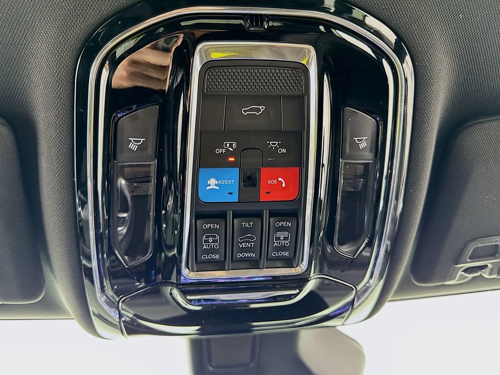 Used 2022 Jeep Grand Cherokee Overland w/ Advanced Protech Group III AWD/4WD image 22