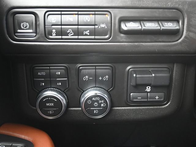 Used 2023 GMC Yukon Denali Ultimate image 12