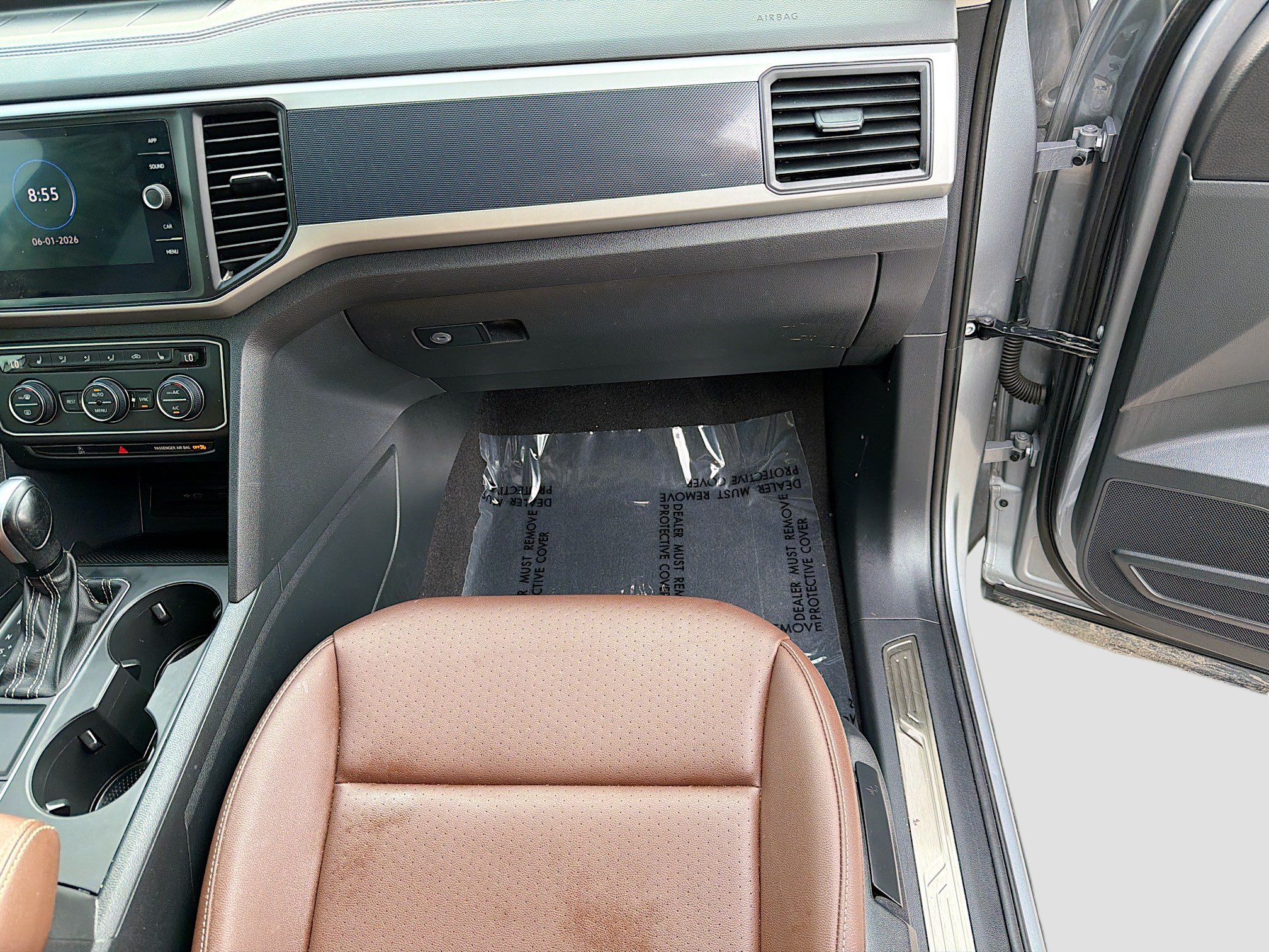 Used 2021 Volkswagen Atlas SE w/ Panoramic Sunroof Package FWD image 17
