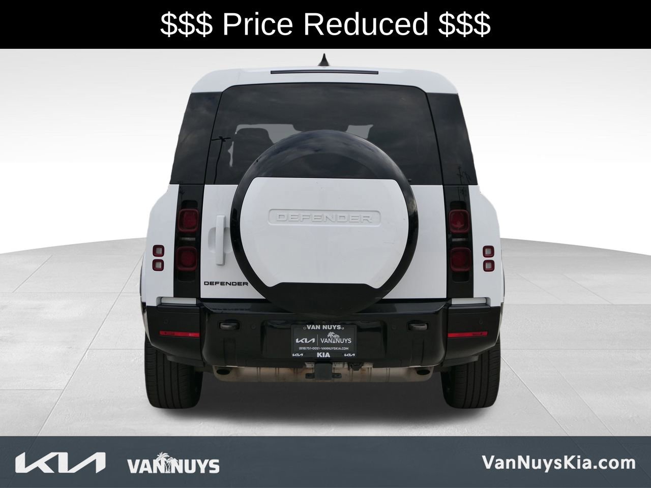 Used 2024 Land Rover Defender 130 X-Dynamic SE image 5